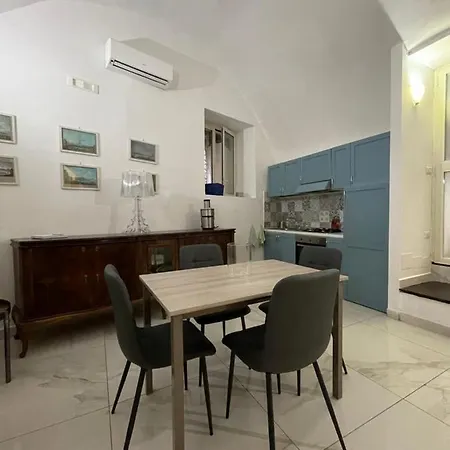 別荘 Palazzo Foglia